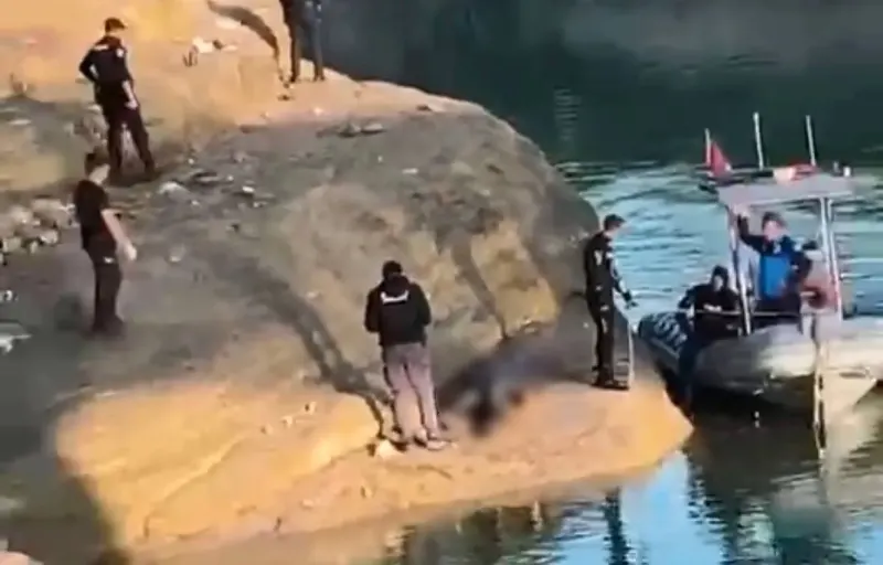 Adana'da Göl Kıyısında Balık Avlarken Suya Düşen Genç Yaşamını Yitirdi