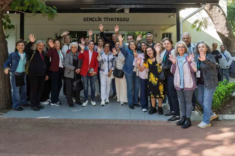 İzmir'de 60 Yaş Ve Üzeri Vatandaşlar İçin 3'üncü Yaş Üniversitesi'nde Son Dönem Zili Çaldı