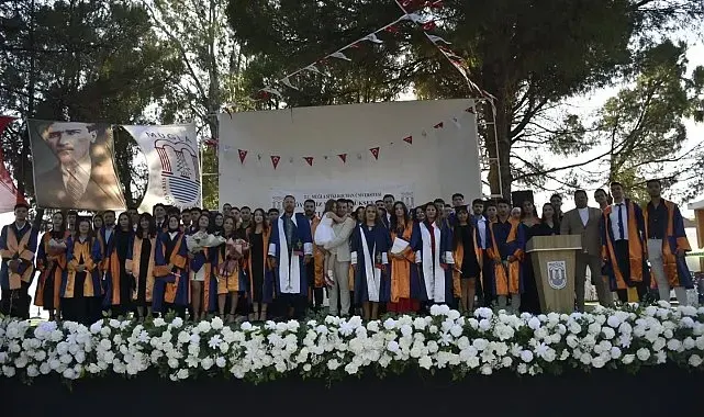 Köyceğiz Meslek Yüksekokulu'nda mezuniyet töreni yapıldı