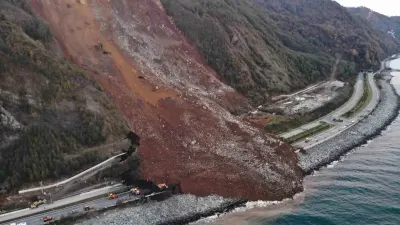 Karadeniz Sahil Yolu'ndaki Kaya Düşmeleri ve Heyelanlar İçin Bütüncül İnceleme Çağrısı