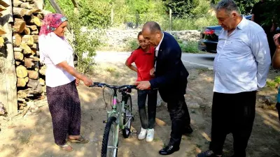Adana Saimbeyli'de Başkan Dal Küçük İclal'e Verdiği Sözü Tuttu