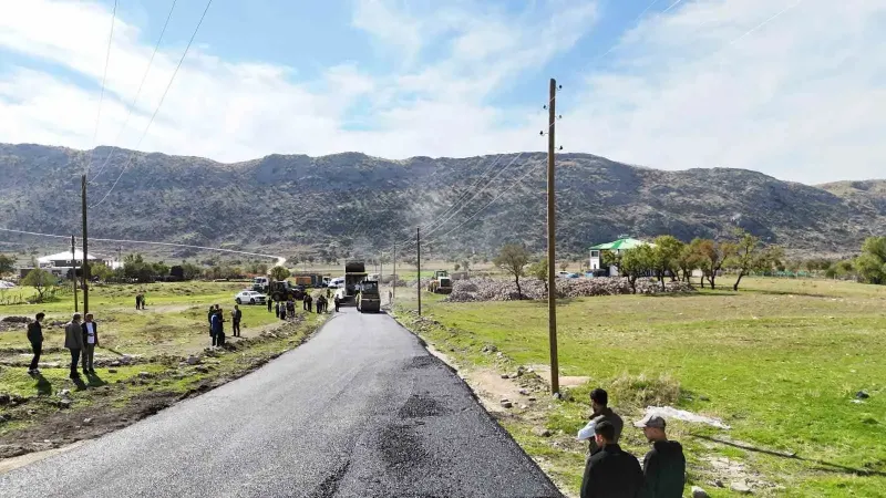 Diyarbakır ve Elazığ Arasındaki Bağlantı Yolu Asfaltla Yenilendi