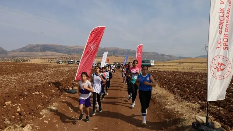 Şırnak'ta Geleceğin Atletleri Kros Ligi İl Seçmesinde Ter Döktü