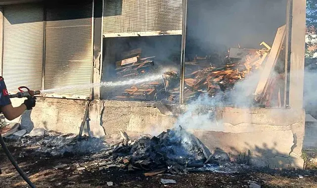 Evin deposundaki yangın korkuttu