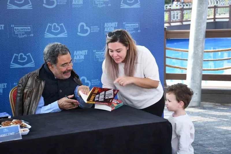 Balıkesir Kitap Fuarı Dokuzuncu Gününde On Binlerce Ziyaretçiyi Ağırladı