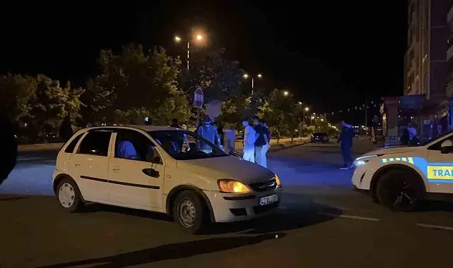 Kayseri'de otomobille motosiklet çarpıştı: 1'i ağır 2 yaralı