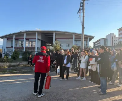Bolu'da Seyyide Nefise Yurdu'nda Deprem ve Yangın Tatbikatı Yapıldı