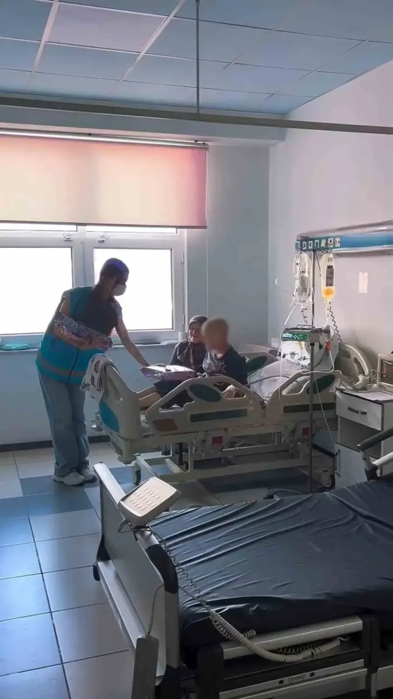 Bolu Gönüllü Gençlerden Hastanedeki Çocuklara Anlamlı Ziyaret