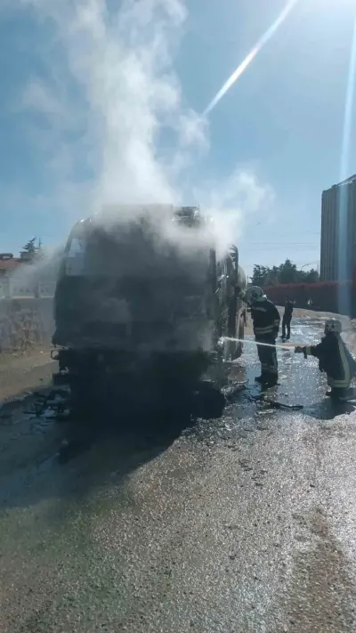 Afyonkarahisar’da Boş Yakıt Tankerinde Çıkan Yangın Korkuttu
