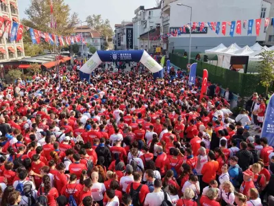 Bursa Büyükşehir Belediyesi Cumhuriyetin 103üncü Yılını Binlerce Kişiyle Kutladı