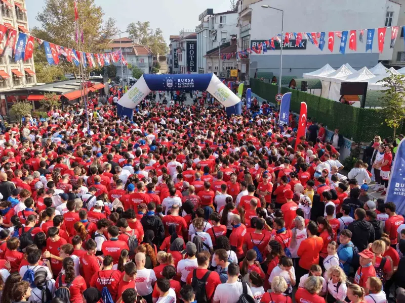 Bursa Büyükşehir Belediyesi Cumhuriyetin 103üncü Yılını Binlerce Kişiyle Kutladı