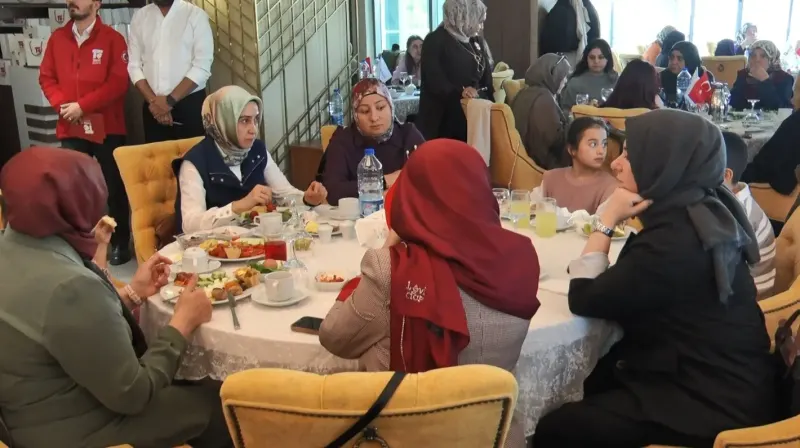 Ankara Da 15 Temmuz Şehitlerinin Eşleri Düzenlenen Programda Buluştu