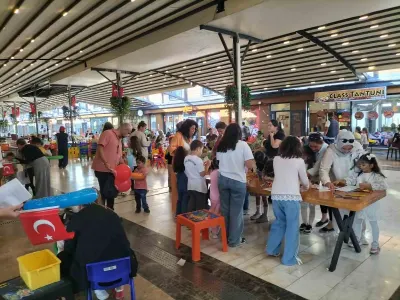 Köyceğiz'de Çocuklar 29 Ekim Cumhuriyet Bayramı'nda Eğlenceye Doydu