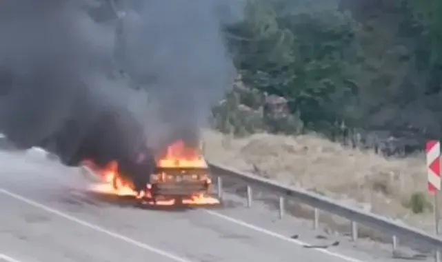Kozan'da otomobil alev alev yandı, 13 yaşındaki Ömer'in duyarlılığı takdir topladı