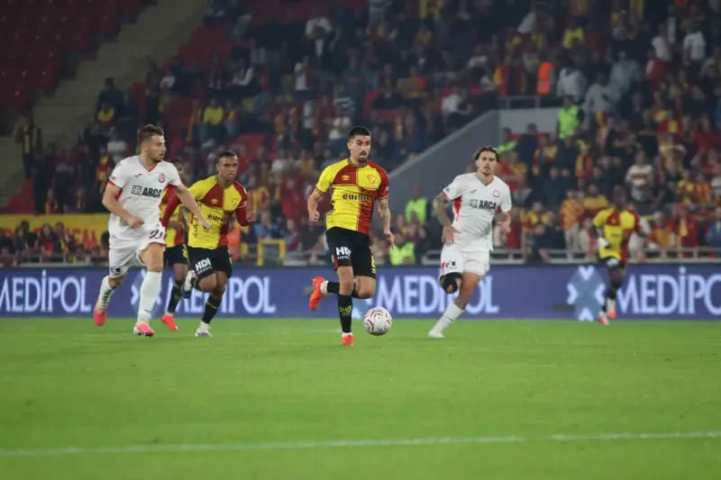 Göztepe, Çorum FK Karşısında İlk Yarıyı Önde Kapattı