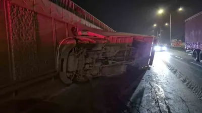 Eskişehir Çevre Yolu Üzerinde Marul Yüklü Kamyonet Devrildi