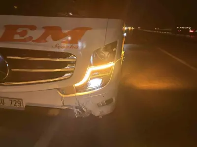 Kastamonu'da Otomobil Otobüsle Çarpıştı: İki Yaralı