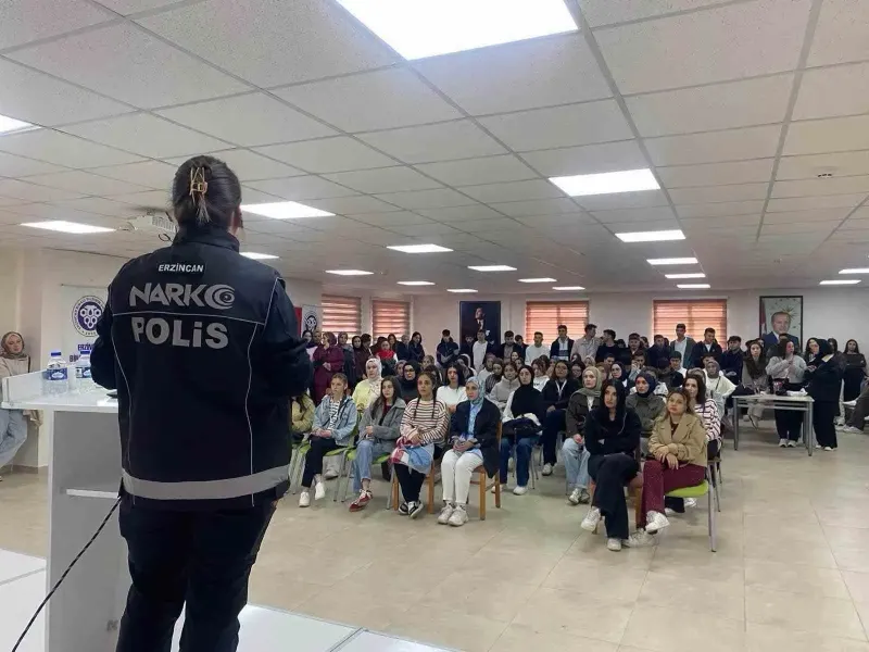 Erzincan Üniversitesinde Öğrencilere Narkorehber Eğitimi Verildi