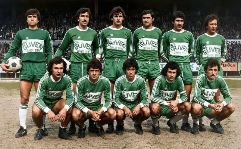 Türk Futbolunun Efsane İsmi Kemal Batmaz Zatürre Nedeniyle Entübe Edildi