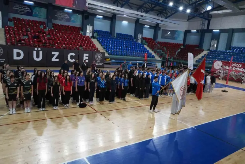 Düzce'de Okul Sporları Sezonu Coşkulu Bir Törenle Başladı