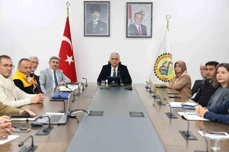 Düzce'de Eğitim Yatırımları Vali Yardımcısı Şevket Cinbir Başkanlığında Masaya Yatırıldı