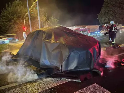 Aydın'da Tırla Çarpışan Elektrikli Araç Yangınına Özel Ekipmanla Müdahale