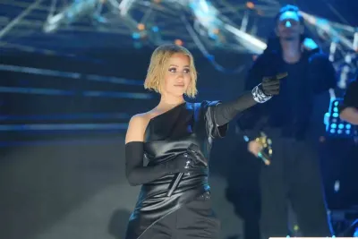 Derya Uluğ İzmir Kültür Yolu Festivali’nde Unutulmaz Bir Konsere İmza Attı