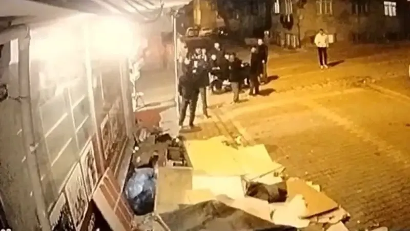 Esenyurt'ta Engelli Genç Sokak Ortasında Darp Edildi