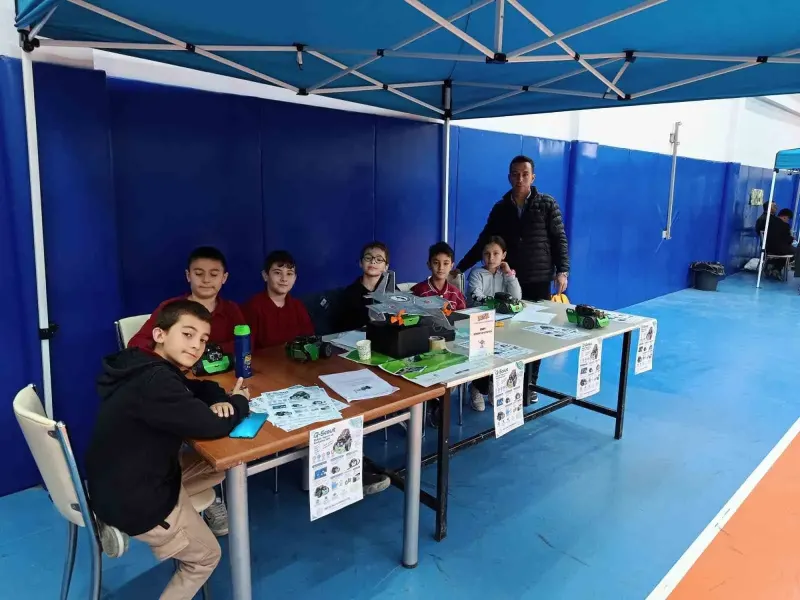 Emet İlçesinde İlkokul Öğrencileri Robotik Kodlama İle Buluştu