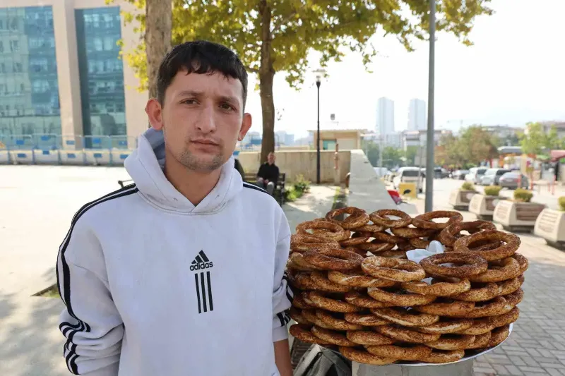 Simit Tezgahına Not Bırakıp KPSS Sınavına Giren Genç O Anları Anlattı