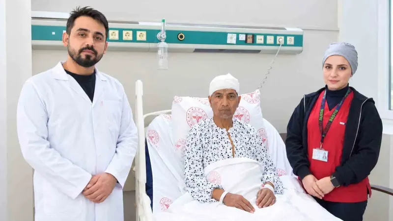 Şanlıurfa’da Baş Ağrısı Şikayetiyle Başvuran Hastanın Beynindeki Büyük Kitle Başarıyla Çıkarıldı