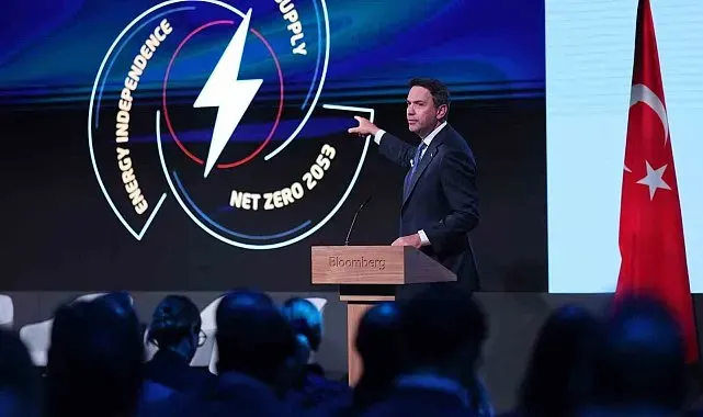 Bakan Bayraktar: "Enerji dönüşümü için 2035 yılına kadar 200 milyar dolarlık bir yatırım hedefimiz var"