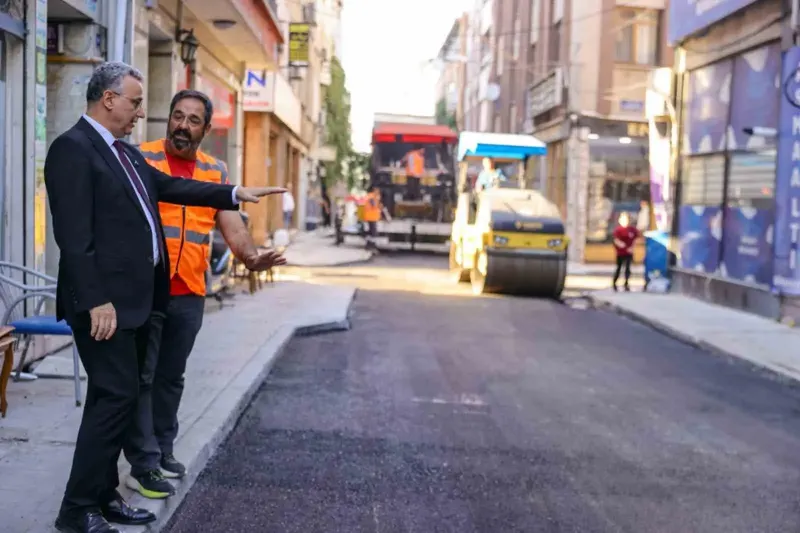 İlkadım Belediyesi Saadet Caddesi’ni Sıcak Asfalta Kavuşturdu