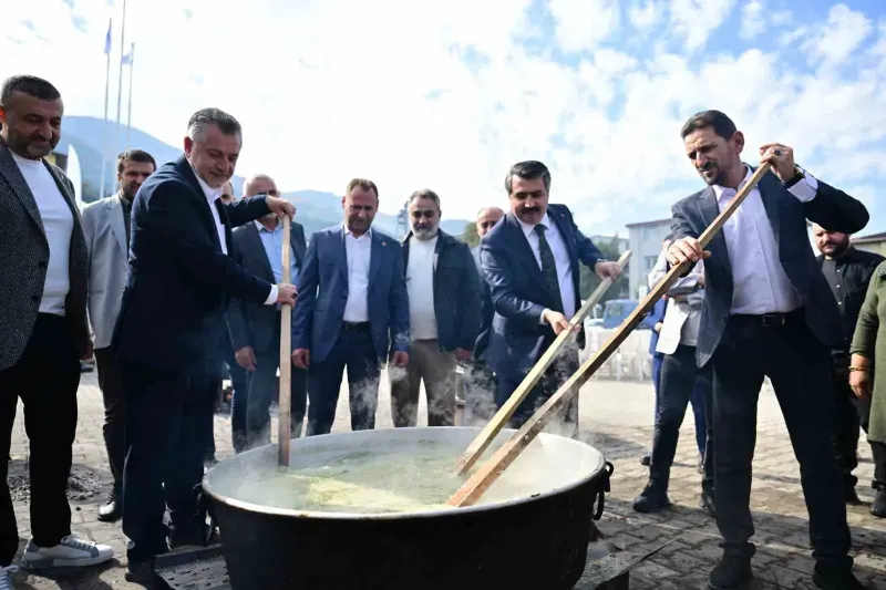 Bursa Hamamlıkızık Mahallesi’nde Asırlık Nebi Dede Çorbası Geleneği Devam Ediyor