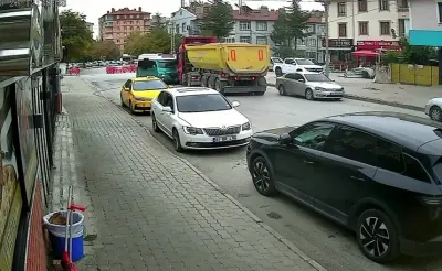 Konya'da Hafriyat Kamyonu İle Minibüs Çarpıştı: On Yaralı