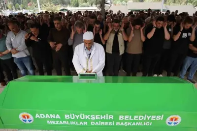 Ayvalık Açıklarındaki Tekne Faciasında Yaşamını Yitiren Doktor Son Yolculuğuna Uğurlandı