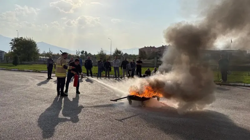 Erzincan Demiryolu Personeline Kapsamlı Yangın Eğitimi Verildi