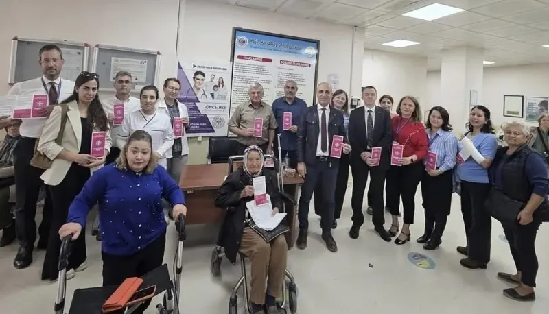 Edremit Devlet Hastanesi'nde Hasta Hakları Günü İçin Anlamlı Etkinlik