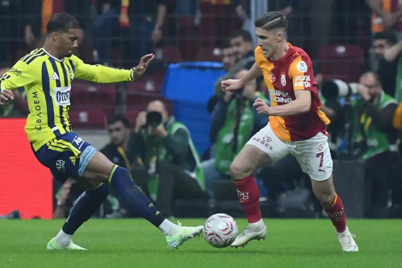 Galatasaray Fenerbahçe Derbisinde İlk Yarıda Gülen Taraf Oldu