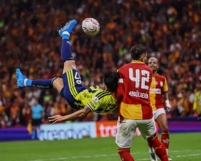 İrfan Can Kahveci Galatasaray Derbisinde Kariyerinde Bir İlke İmza Attı