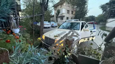 Çalıntı Araçla Kaçan Şüpheliler Düzce'de Kaza Yaparak Yakalandı