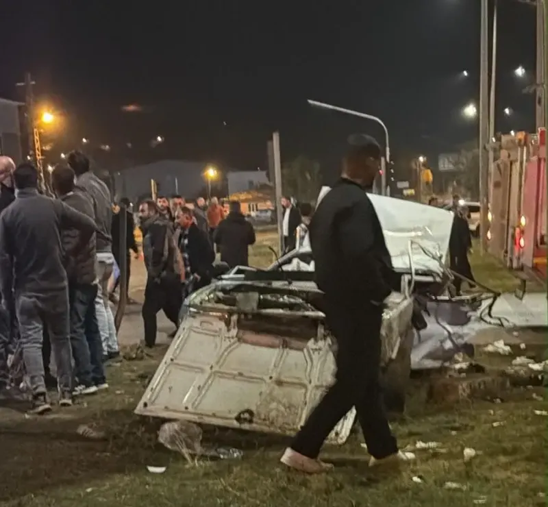Van'da Yakıt Tankeri İle Otomobil Çarpıştı: 1 Ölü, 4 Yaralı