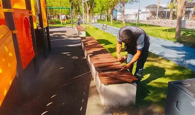 Didim Belediyesi parklardaki bakım ve onarım çalışmalarını sürdürüyor