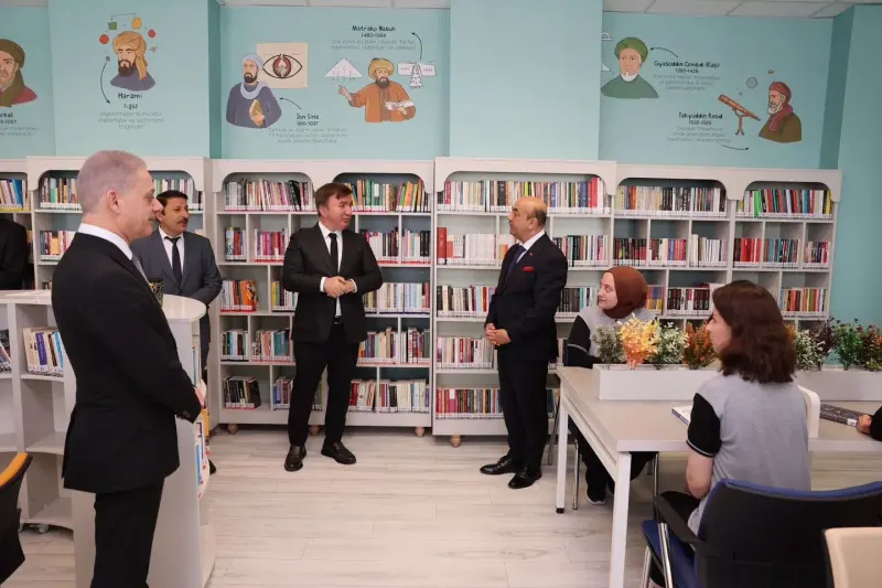 Erzincan Ipekyolu Ticaret Lisesi Yeni Kutuphanesine Kavustu