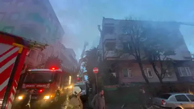 Küçükçekmece'de Tekstil Atölyesinin Çatısında Çıkan Yangın Paniğe Neden Oldu