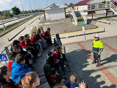 Erzurum Emniyetinden Öğrencilere Uygulamalı Trafik Eğitimi