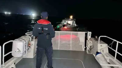 Aydın Didim Açıklarında Mahsur Kalan Üç Kişi Kurtarıldı