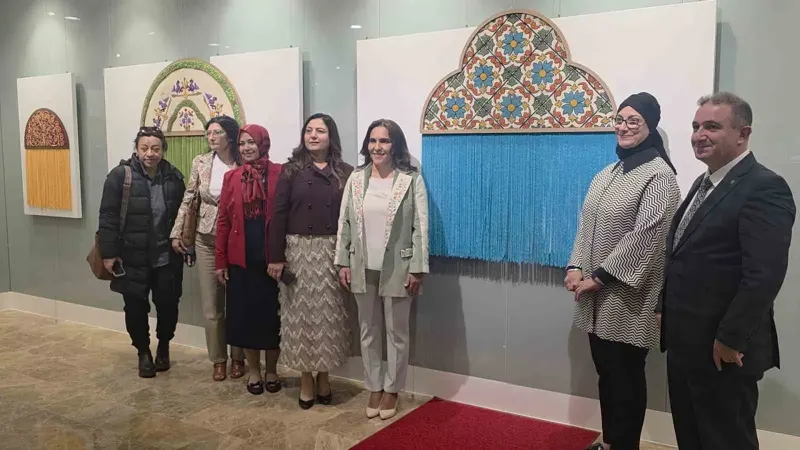 Kütahya Dumlupınar Üniversitesinde Anadolunun İzleri Keçe ve Motif Sergisi Ziyarete Açıldı