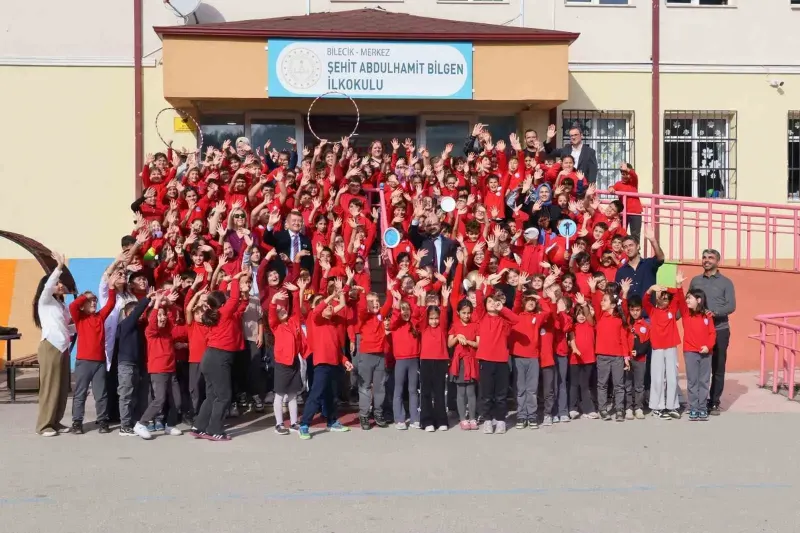 Bilecik'te Öğrenciler Geleneksel Çocuk Oyunlarıyla Eğlendi