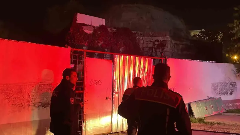 Karaman Tarihi Hamamın Bahçesinde Çıkan Yangın Korkuttu